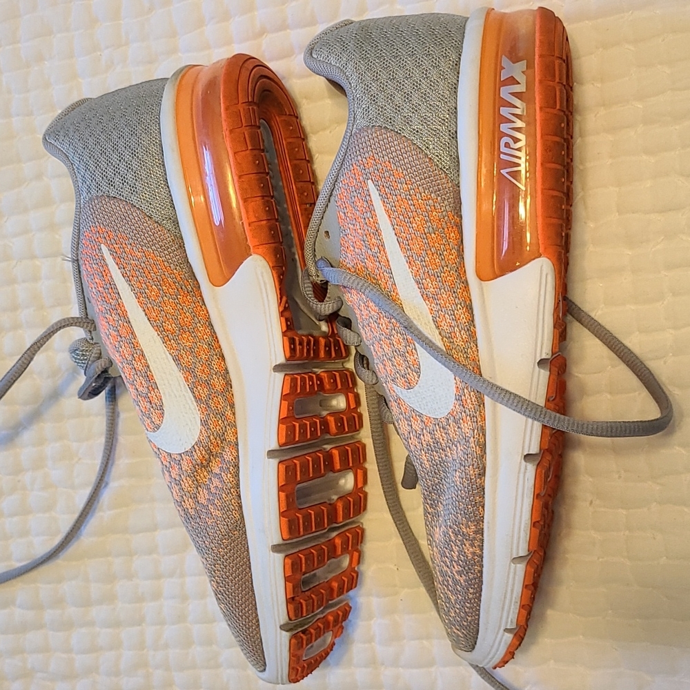 Nike 7.5 airmax shoe